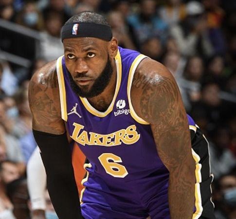 贝恩爆料詹姆斯了吗视频,视频揭秘篮球巨星真实一面  第3张